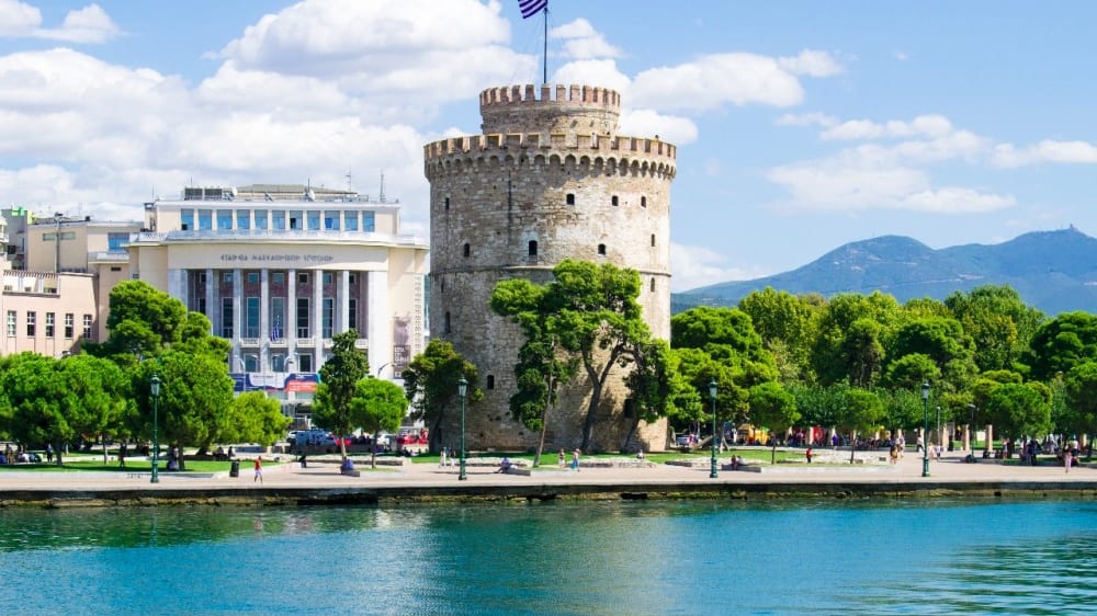 המגדל הלבן והטיילת