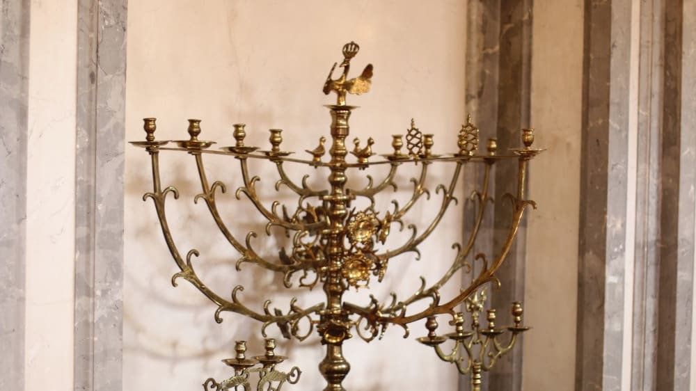 חנוכייה באוסף של ארמון ואלדשטיין
