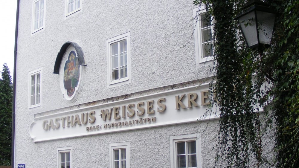 פונדק Weisses Kruez