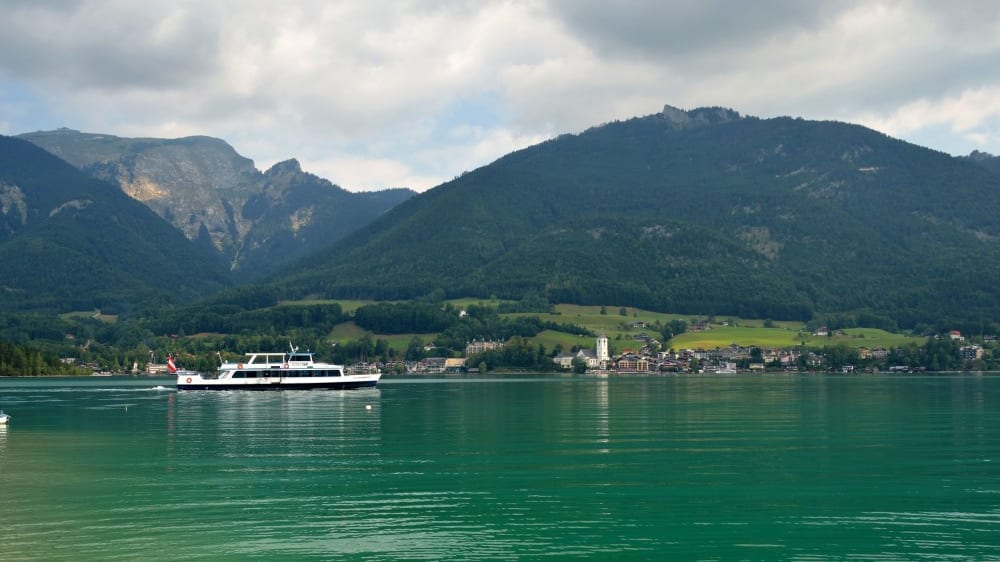 שיט בספינה באגם ווֹלפגָנג