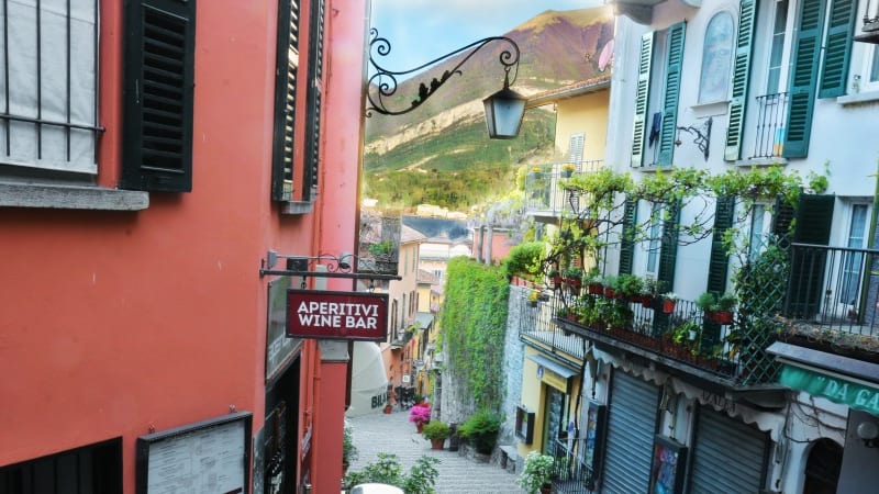 המרפסת המפורסמת של בֶּלאג׳וֹ