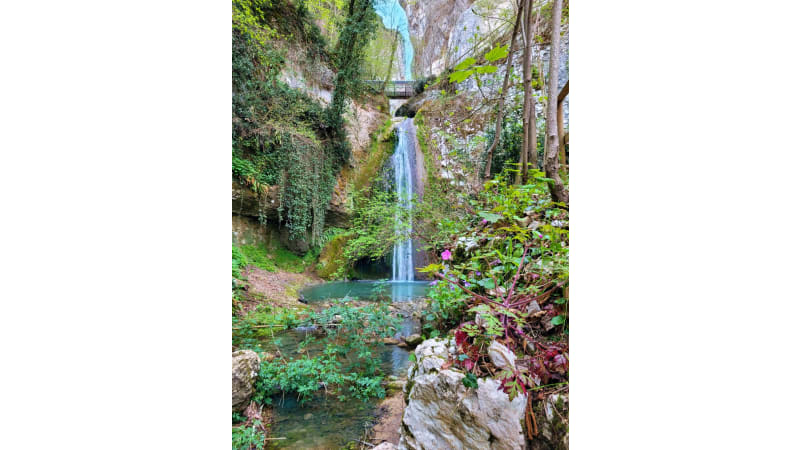 מפל בשמורת מוֹלינָה