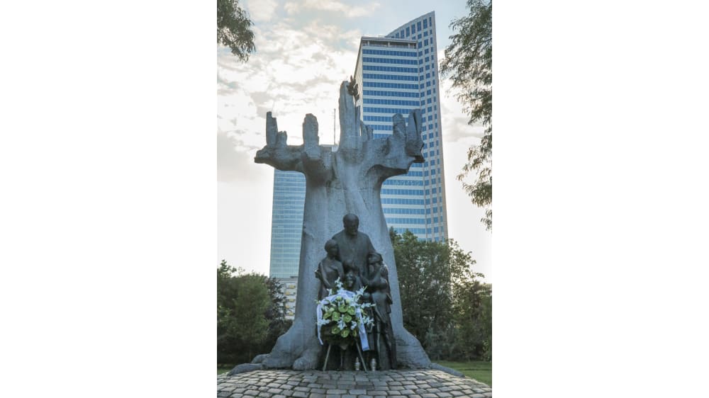 אנדרטת יאנוש קורצ'אק