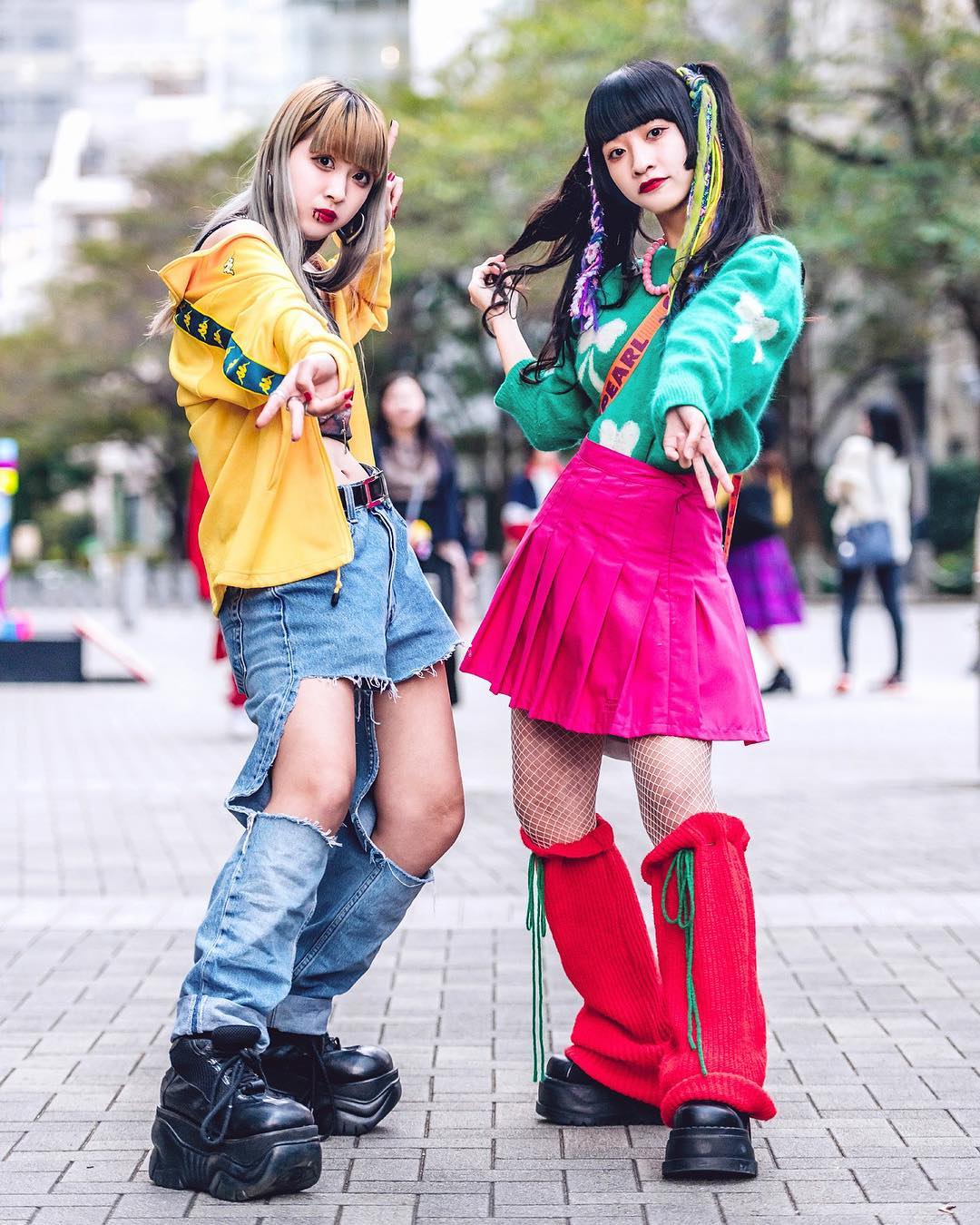 japanese-harajuku-lesbian-naked-efron-having-sex