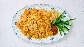 11. PAD THAI CHICKEN/SHRIMP 