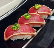 Tonfisk Tataki nigiri