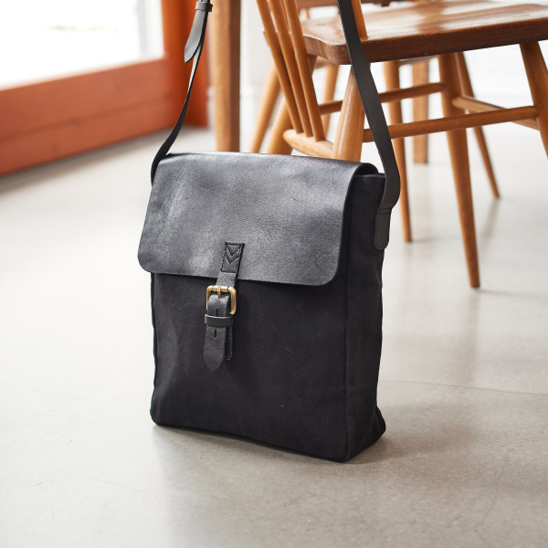 Men s Leather and Canvas Messenger Bag hardtofind
