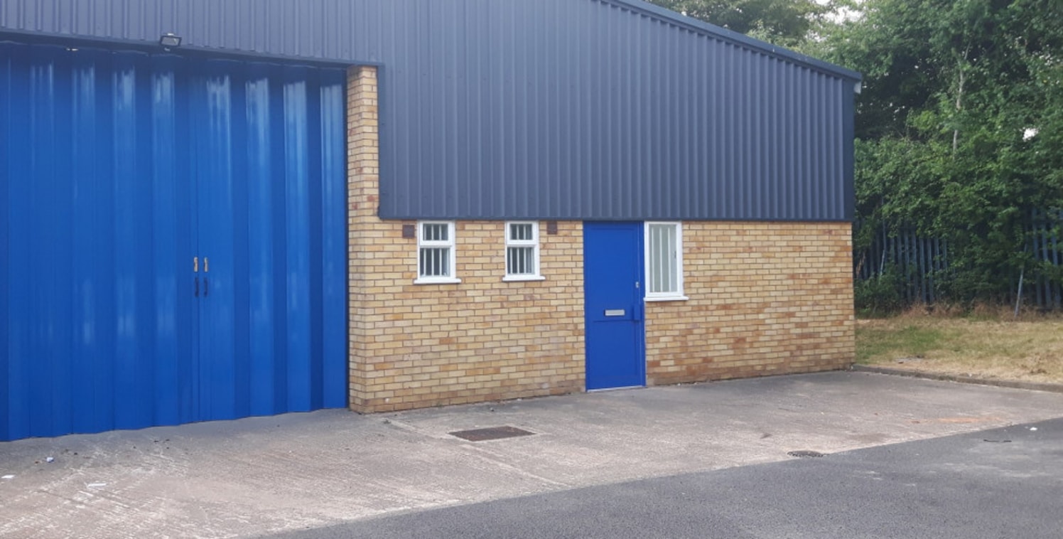 Unit 13.9 provides end of terrace single storey industrial/warehouse unit of steel portal frame construction, brick and clad elevations under corrugated sheet roof internally lined including translucent panels. An internal eaves height approx. 4 metr...