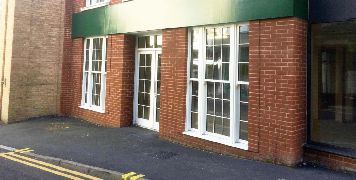 Shop for sale in Bournemouth - Unit 2 1025 sq ft<br><br>LOCATION<br><br>The property occupies a near prime trading position being only 50 yards from Lower Old Christchurch Road, the heart of Bournemouth's core shopping district.<br><br>Major High Str...