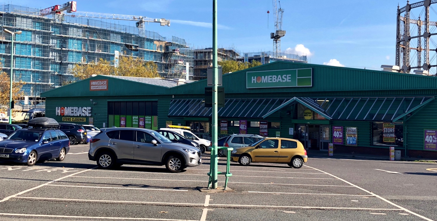 The site comprises approximately 3.7 acres, with ample car parking to the front and to the side of the property. 

The property could be subdivided to provide two units, each benefiting from good frontage and rear servicing. 

A1 Bulky goods. The lan...