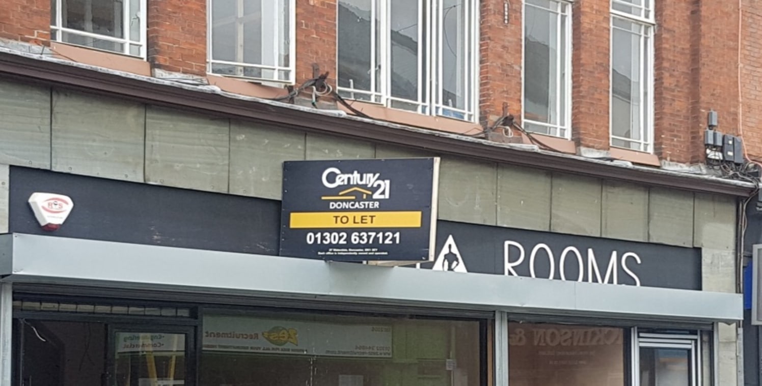 Business in a box! Spacious ground floor retail unit for rent in the heart of Doncaster town centre. Flexible lease terms, subject to negotiations.<br />Available now!
