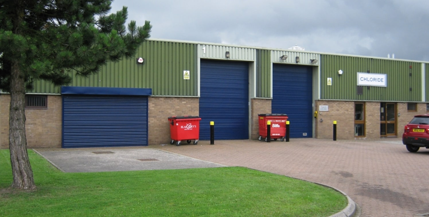 Kingfisher Court is a modern development comprising 17 industrial / warehouse units arranged in 3 terraces situated within the South Lancashire Industrial Estate. 

The estate is fully fenced with security gates. There is communal loading and parking...