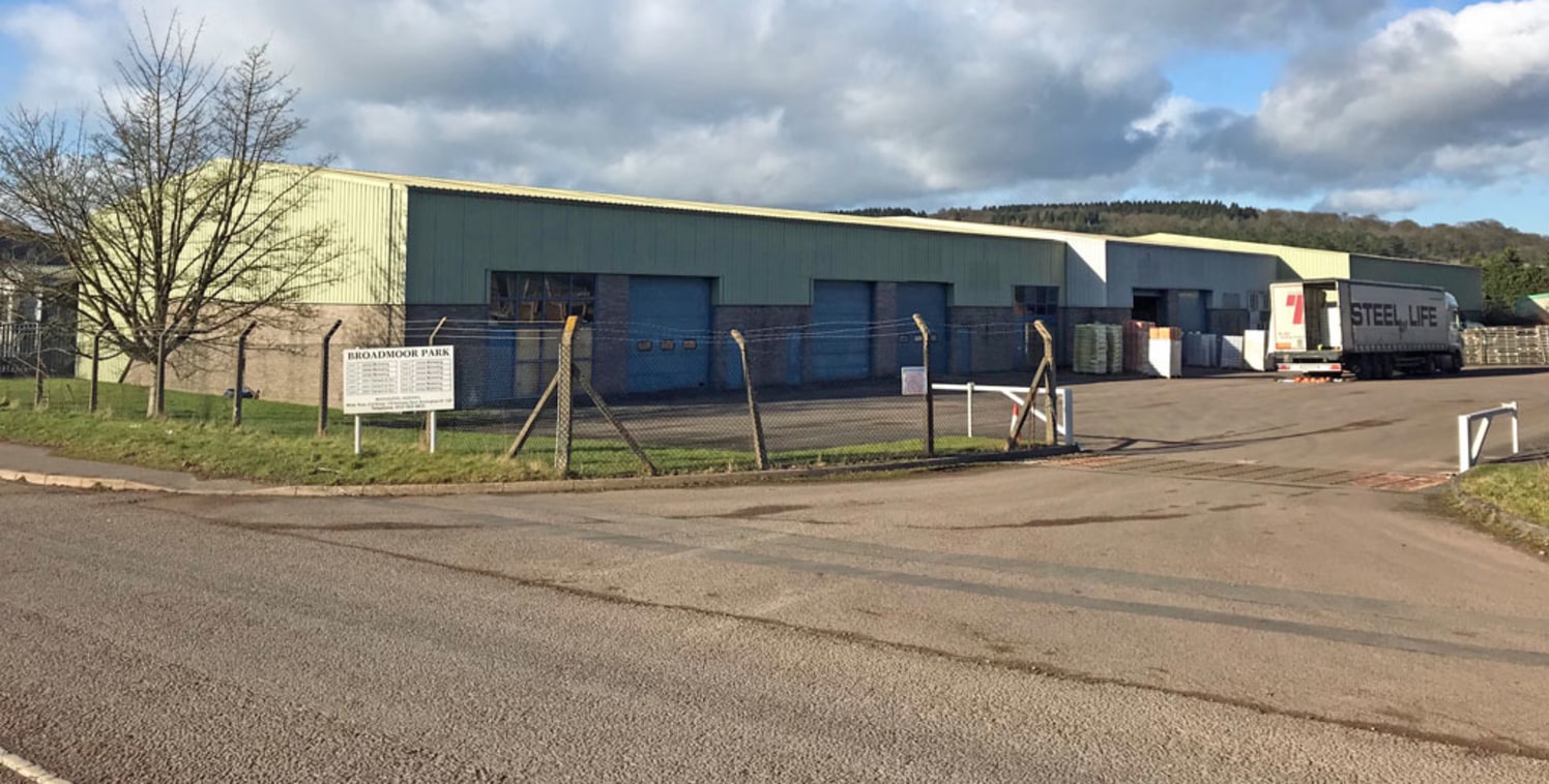 The premises provide industrial/warehouse premises constructed in 1991 with a steel portal frame construction and brick facing elevation with profile steel elevations above.\n\nThe premises benefit from an eaves height of 6.1m (20'), clear internal h...