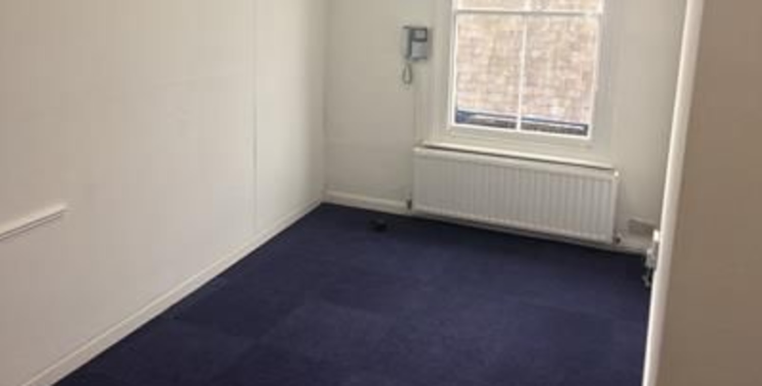 Town centre self contained offices arranged over first and second floor located just off the main market square. The offices are refurbished to a good standard and will be available as a whole including a basement storage area. The specification will...