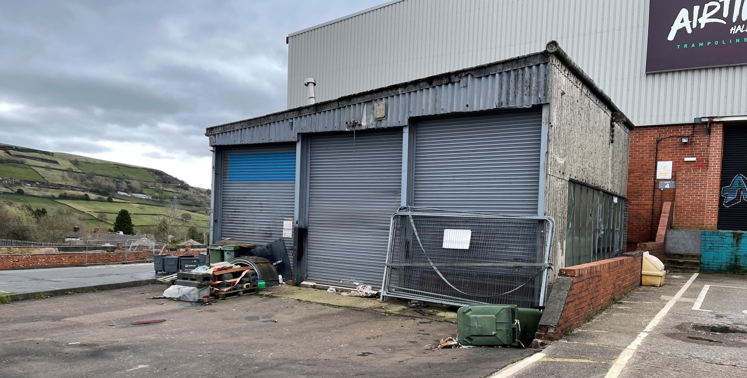 Garage available within Calderdale Business Park having three roller shutter doors providing drive in access.

Mains services connected include electricity and water. Please note these services have not been tried or tested and any interested parties...