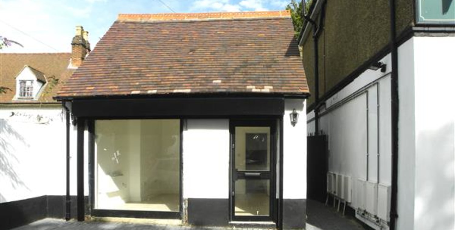 Anderson Estates are pleased to offer this Lock up to the market. Located in the heart of Iver village, available freehold. The shop benefits from approximately 185sq Feet of space....