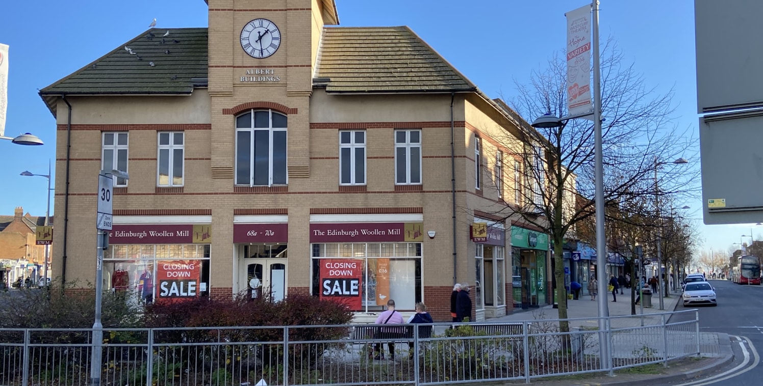 The property comprises a modern double fronted retail unit with first floor storage and an attractive clock tower feature with a large return frontage to Rosemary Road.

The property is situated in a prime trading location adjoining Specsavers and cl...