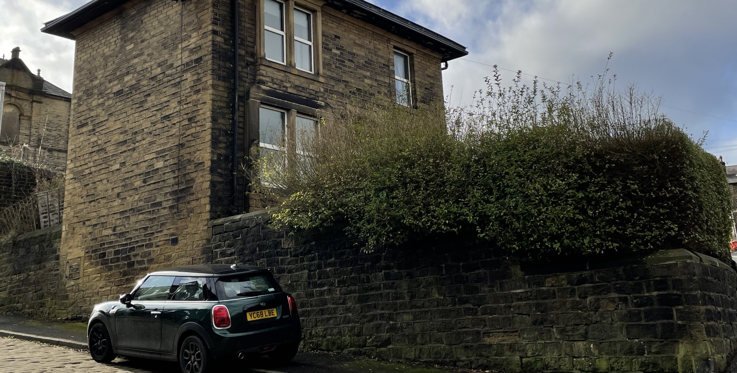 Location

The property is located along Sowerby New Road at the junction with Salisbury Street on the outskirts of Sowerby Bridge Town Centre. Excellent transport links exist with Sowerby Bridge Railway Station approximately 0.5 miles East and Juncti...