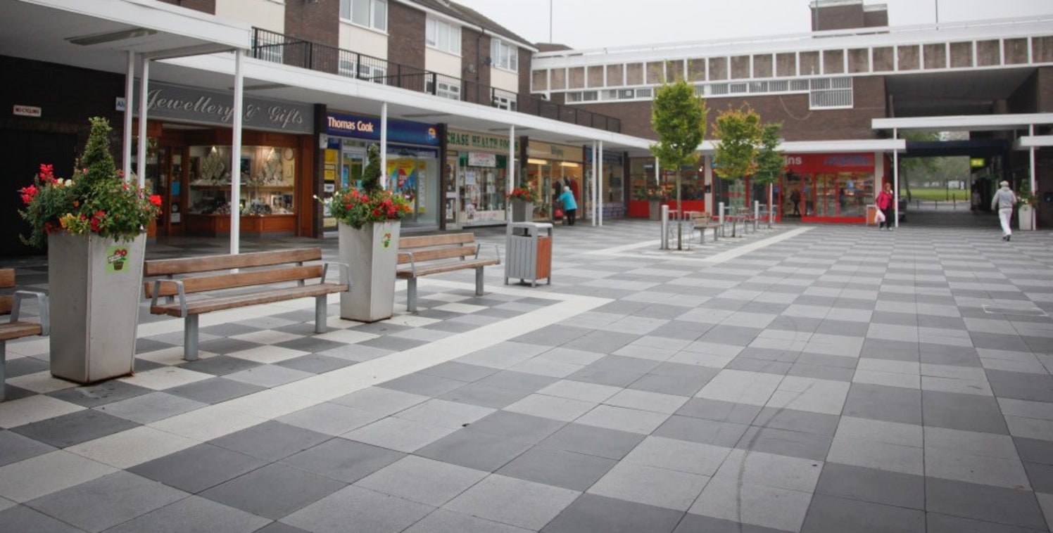 <p>A popular neighbourhood centre with a range of independent and well known retailers. The centre also benefits from a great leisure offering with a Gym and Snooker Club onsite. Convenient free parking is provided on the onsite roof top car park.</p...