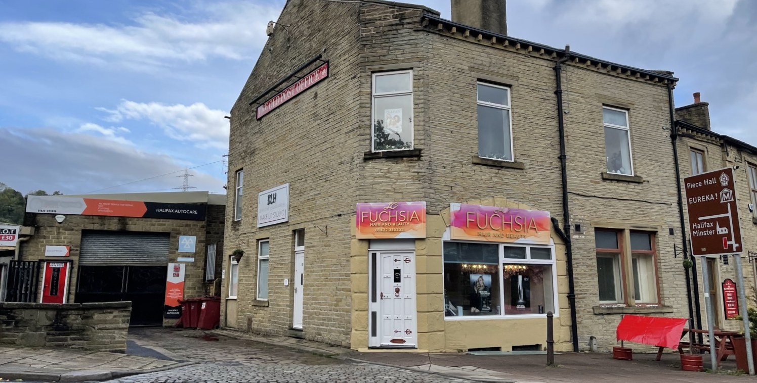 The premise briefly comprises a stone built end of terrace property situated prominently on Winding Road in the centre of Halifax opposite The Wool Shops and The Royal Mail Post Depo.

Set out over four floors the property offers well planned and fle...