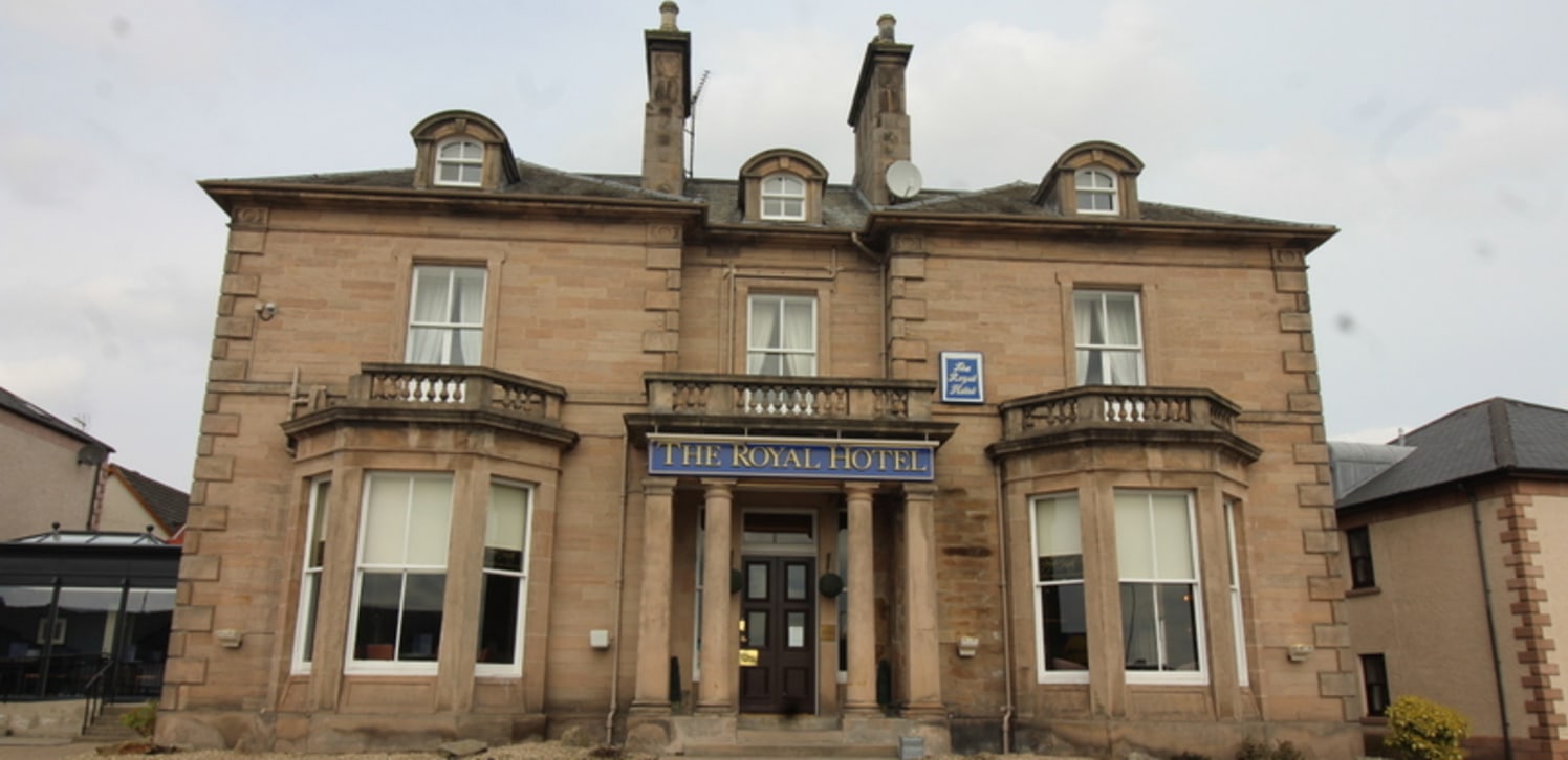 Modern and highly attractive Victorian town house hotel with 18 en-suite letting bedrooms in Elgin. Excellent public facilities including a causal cafe/bistro sun room, formal dining room and bar area....