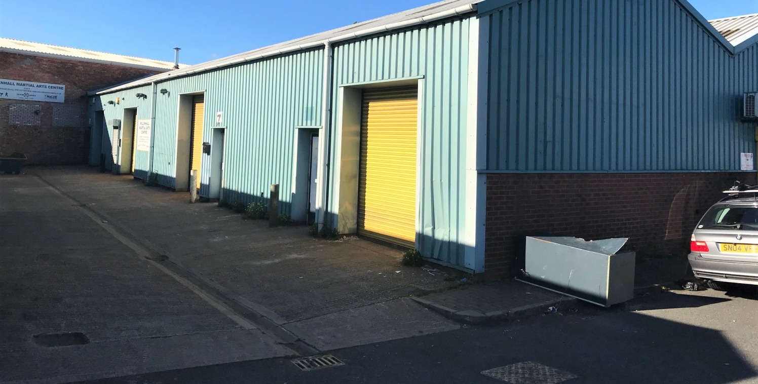 The property is divided into four industrial units and has been built with

steel frames with (majority) steel trussed roofs, lined internally. The units

have their own integral toilet facility and roller shutter entrance from the

communal access r...