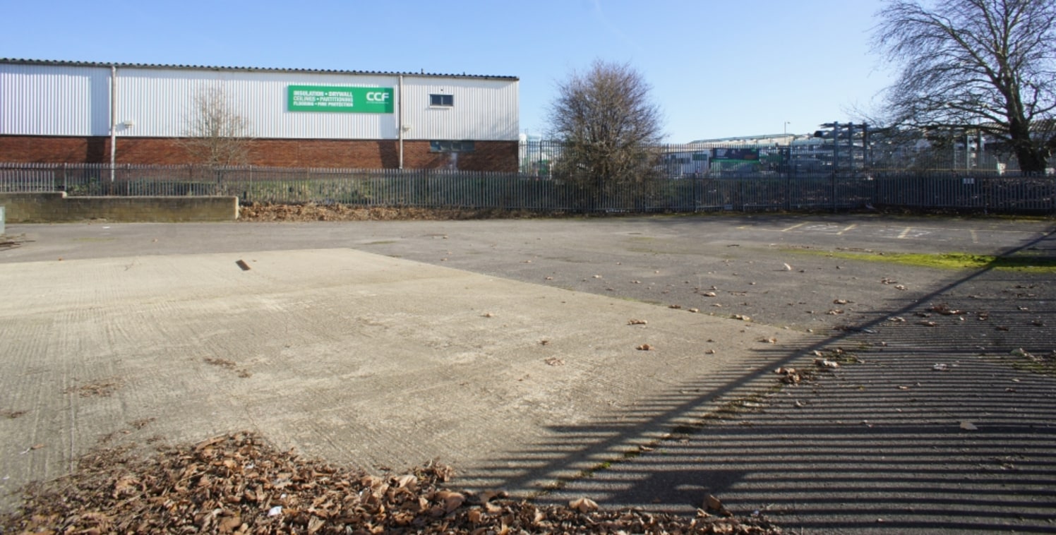 Hawksworth Industrial Estate is well located in central Swindon approximately 2 miles from Junction 16 of the M4 motorway via the Great Western Way dual carriageway.<br><br>The town centre is approximately 1 mile to the east.