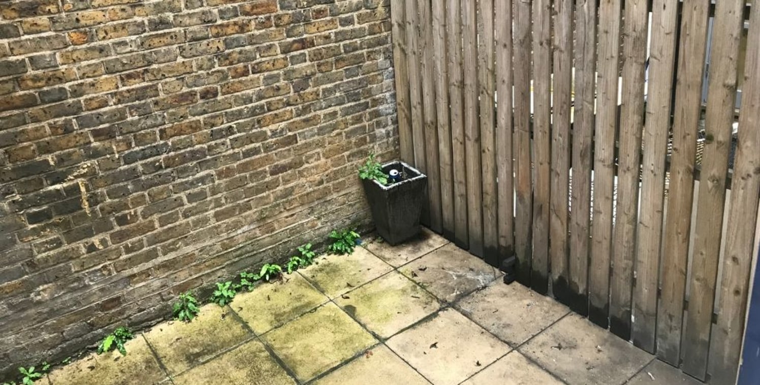 The property is arranged over ground floor and basement and benefits from a double frontage onto Bethnal Green Road. 

The street benefits from a number of national operators including; Cashino, Boots, McDonalds, KFC, Tesco, Iceland Foods, NatWest an...