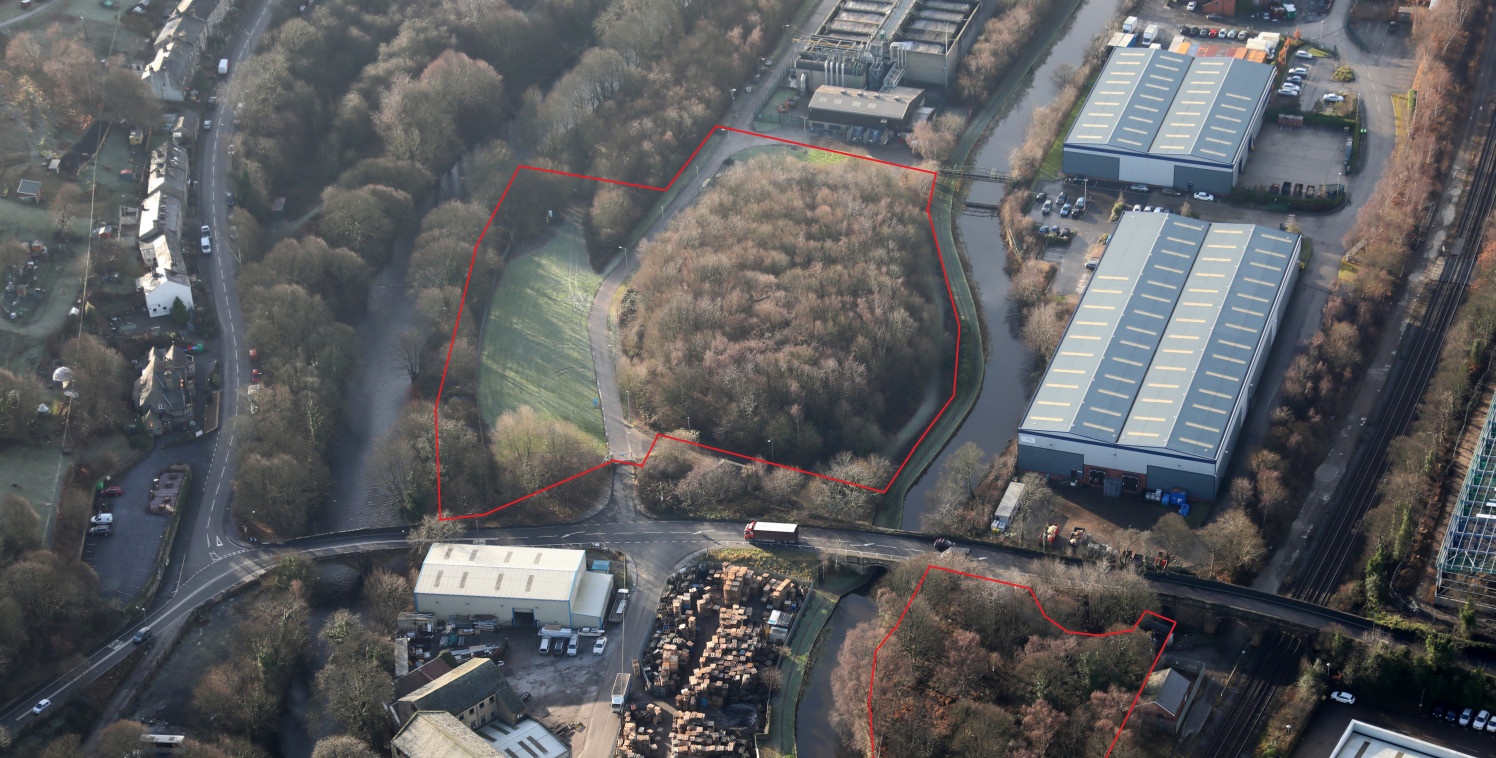 The land comprises a regular shaped piece of industrial land

extending to 1.4 hectares (3.48 acres). The site fronts and derives its access from the B6118 Colne Bridge Road with the other main site boundaries being the River Colne and Huddersfield B...