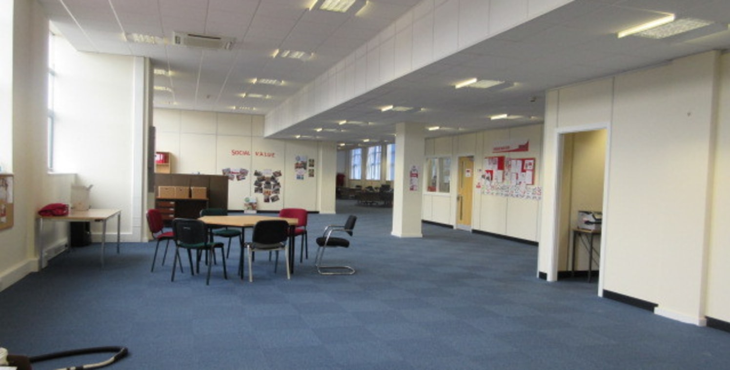 City Centre First Floor Office Accommodation***<br><br>***High Quality Specification Throughout***<br><br>Available as a whole 6,975 per sq ft or in part, subject to sub-division.<br><br>DDA accessiblity, including passenger lift.<br><br>Available TO...