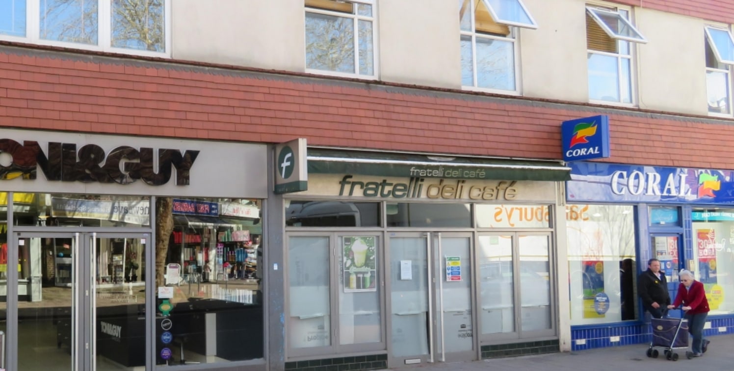 Under offer\n\nProperty Type\nRetail\n\nAvailability\nTo Let\n\nSize\n1,080 sq ft\n\nRent\nRent on application\n\nEnergy Performance Rating\nThis property has been graded as B (47)\n\nA1/A3/Deli/Restaurant Opportunity\n\nKey Features\n\n* Busy tradin...