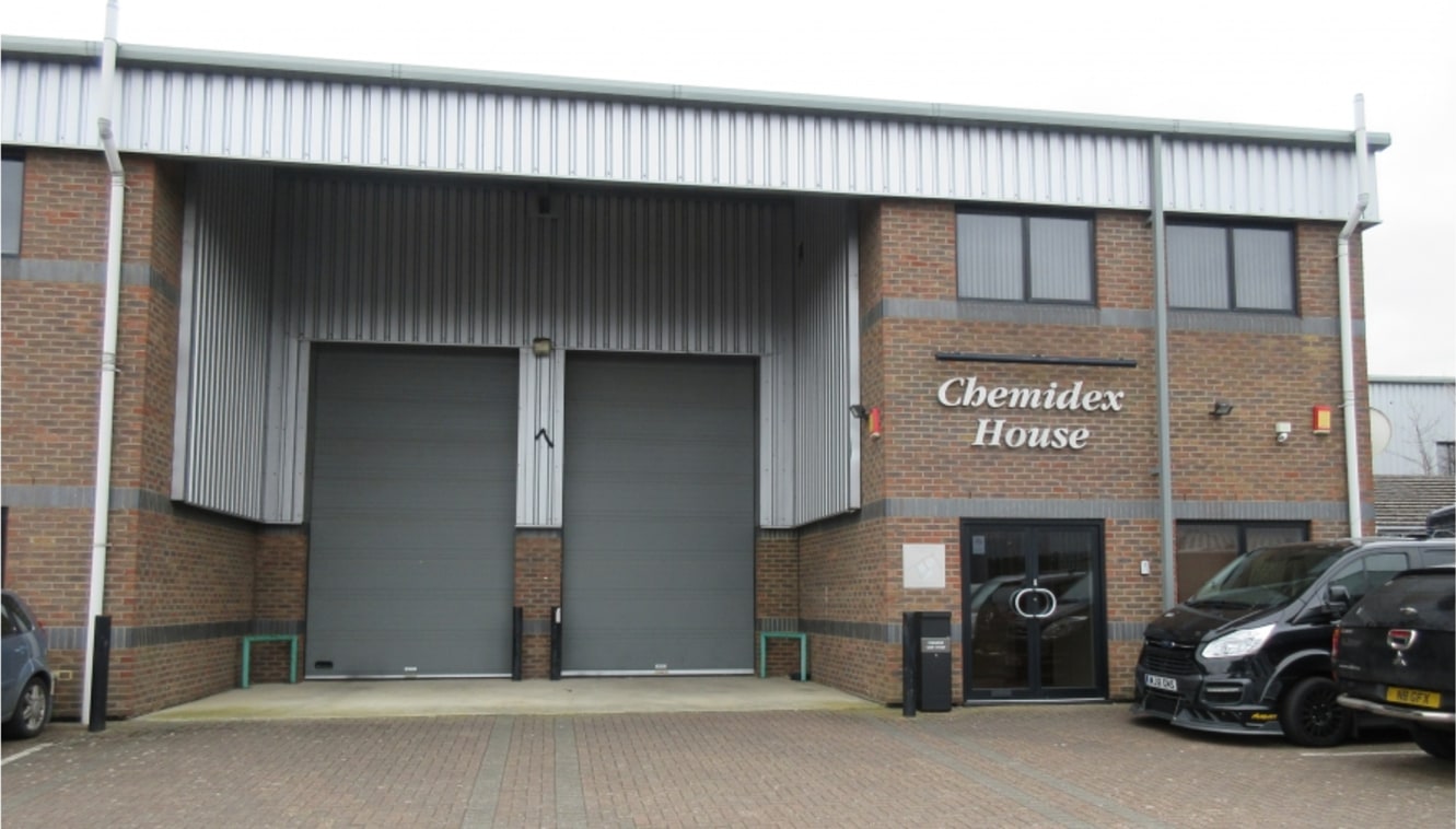 Warehouse unit with extensive offices to ground and first floor