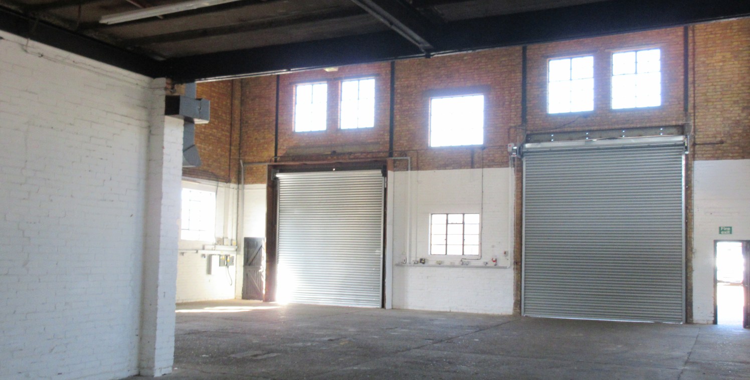 Ground floor warehouse with substantial mezzanine area