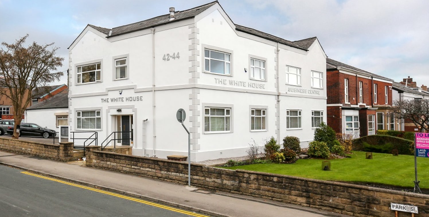 The subject property comprises a substantial detached office building of traditional construction dating from the Victoria Era. The premises have undergone a comprehensive programme and provide high quality managed offices.

Internally, the available...