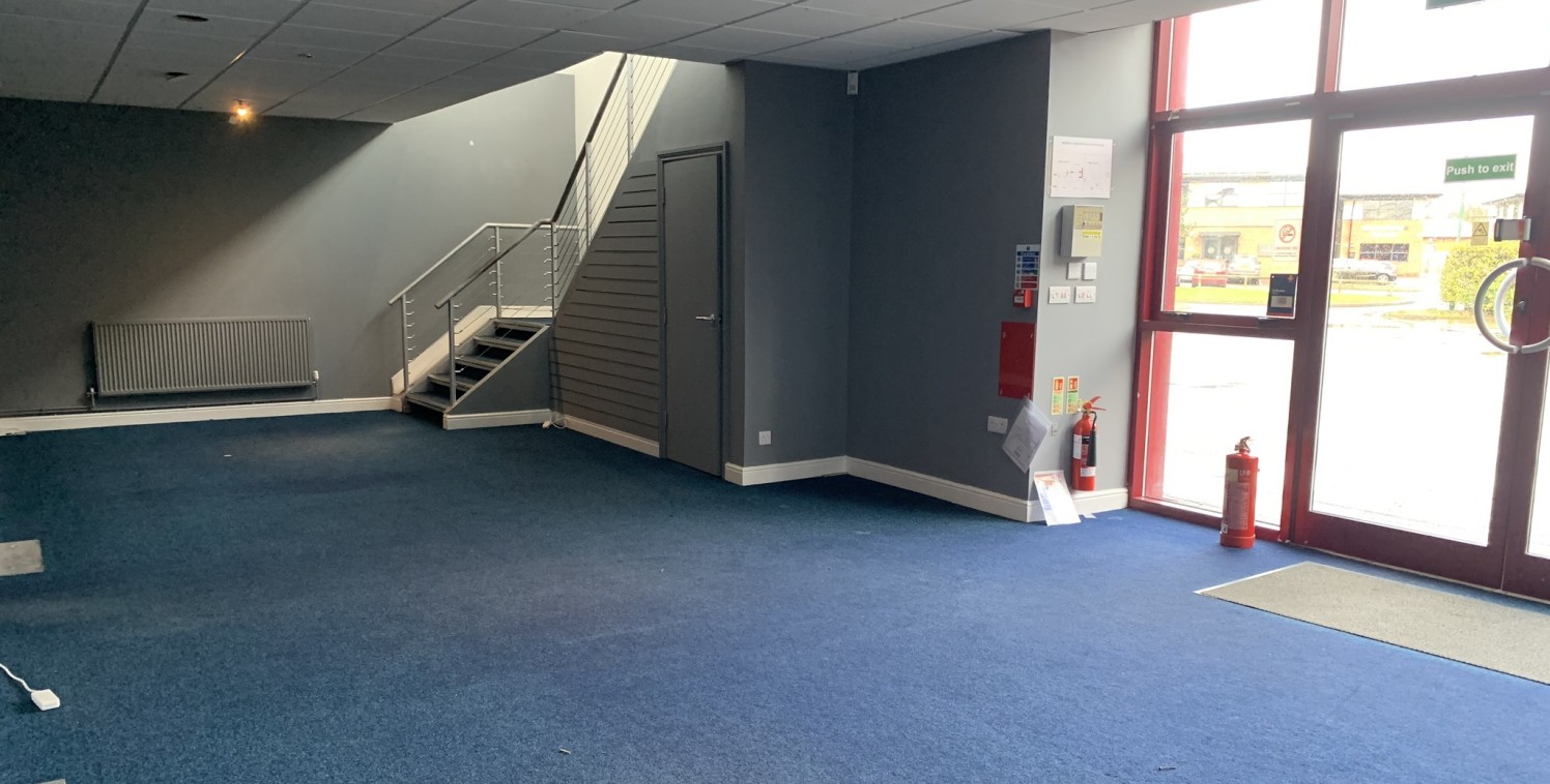 The property comprises a high quality trade counter/commercial unit currently providing a Total Gross Internal Floor Area of approximately 9,556 sq ft (887.69 sq m).<br><br>The property is presently arranged to provide 6,062 sq ft (563....
