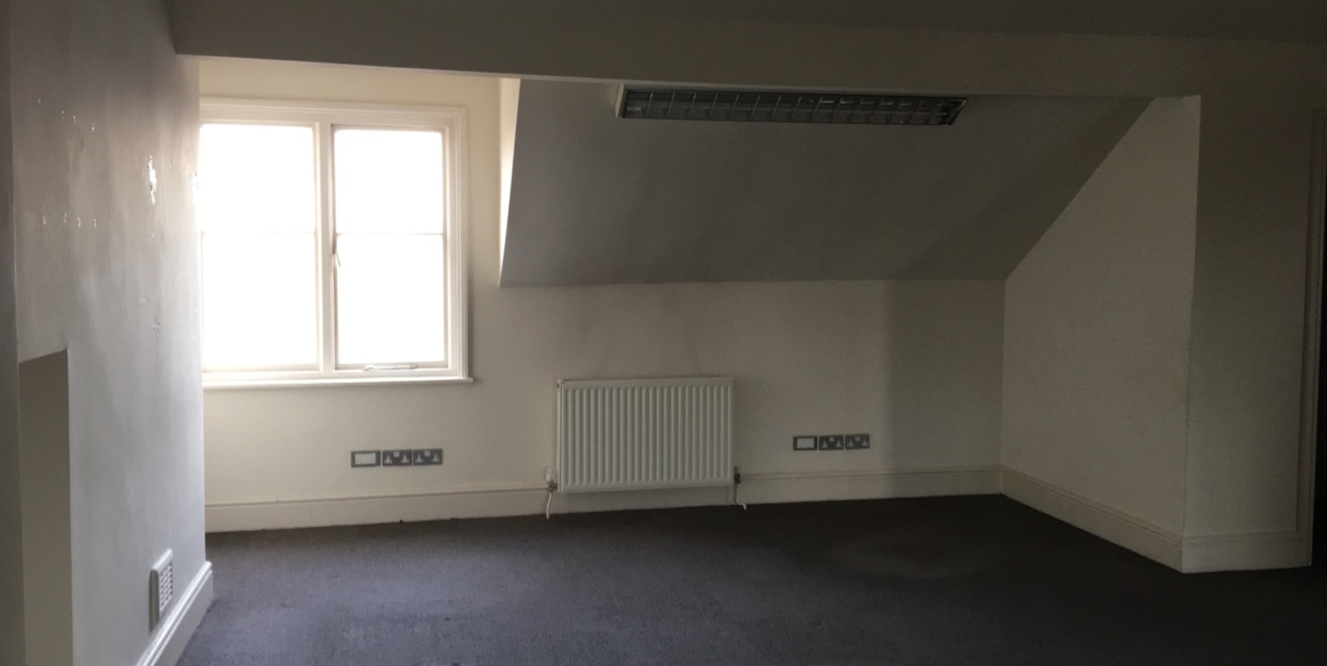 DESCRIPTION

The property is a mid-terraced self-contained retail/office building providing accommodation over ground first, and second floors. The offices are located on the second floor level and are accessed via a shared entrance off London Road....