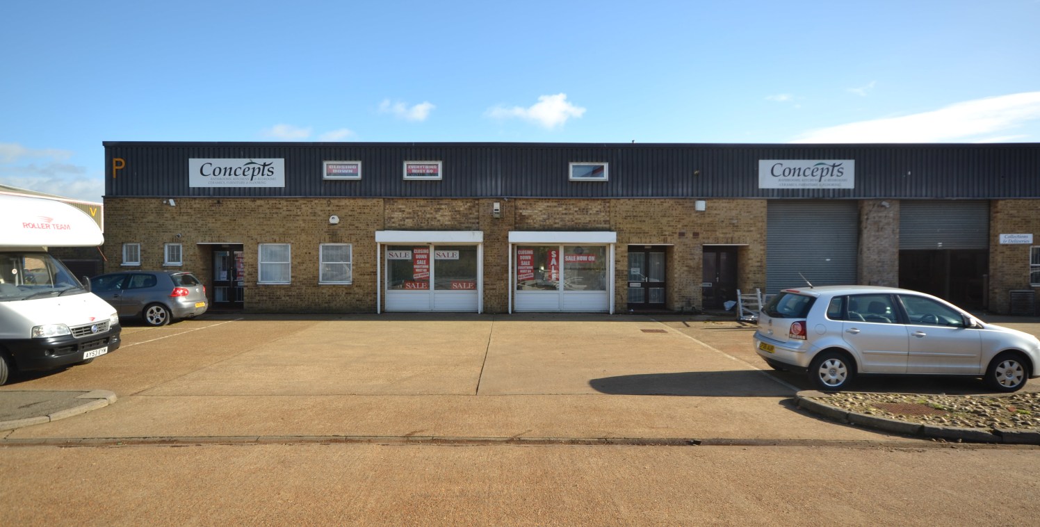 An opportunity to buy or rent a light industrial unit that has been used as a retail showroom / warehouse. Storage and distribution use would be suitable as well. Located on the Riverside Industrial Estate near Littlehampton....