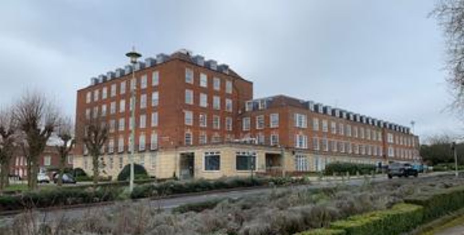 Rosanne House is a traditional Welwyn Garden City building with an impressive ground floor reception area. The suite benefits from good natural light and is located on the 2nd floor....