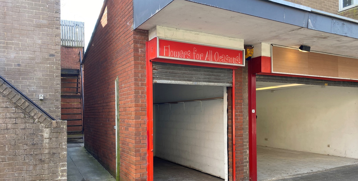 Shop to let in busy prominent location at Daniel Owen Centre, Mold comprising 102 sq ft.

£4,500 per annum rent.