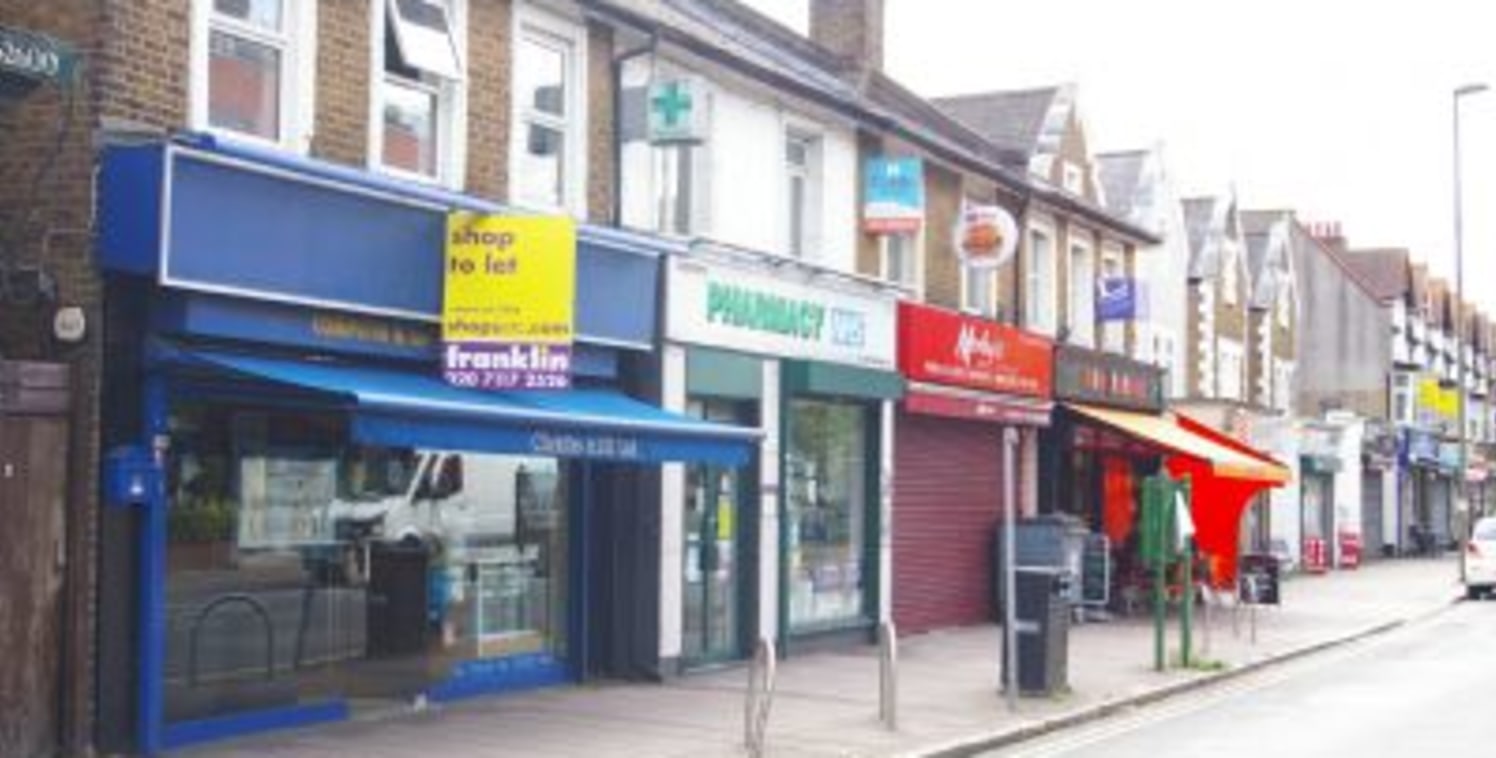 A1 shop to let in popular parade location