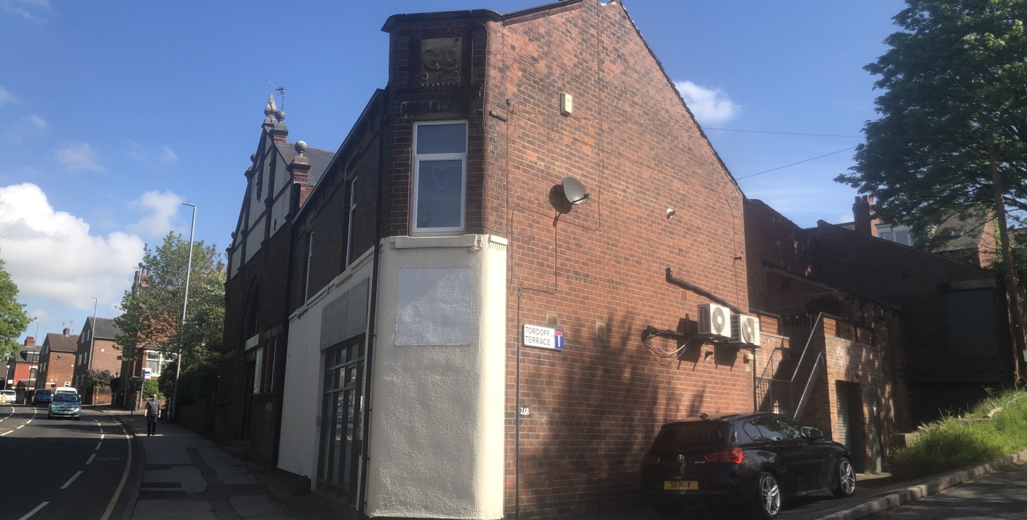 For sale is a ground floor retail premises, formerly used as a Coop Funeral office, the unit is set within a semi-detached property fronting Abbey Road,. There is residential accommodation at first floor level which is separately accessed externally...