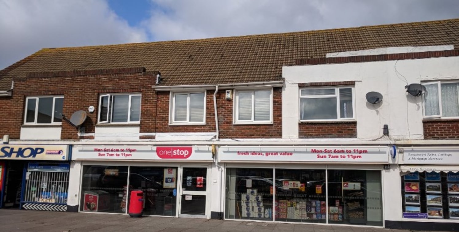 Location Winston Crescent is located on the A259 St Anthonys Road opposite the junction with Queens Crescent within ¼ mile of the Admiral Retail Park and 2 miles east of Eastbourne Town Centre. The town is vibrant with a population in excess of 100,0...