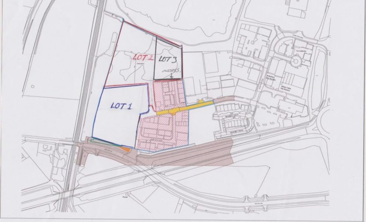 DESCRIPTION\n\nThe site comprises an irregularly shaped plot of land that has a gross area of approximately 3.74 hectares (9.26 acres) which can be accessed from the estate road. It is an extension site and has potential, subject to planning for a ra...