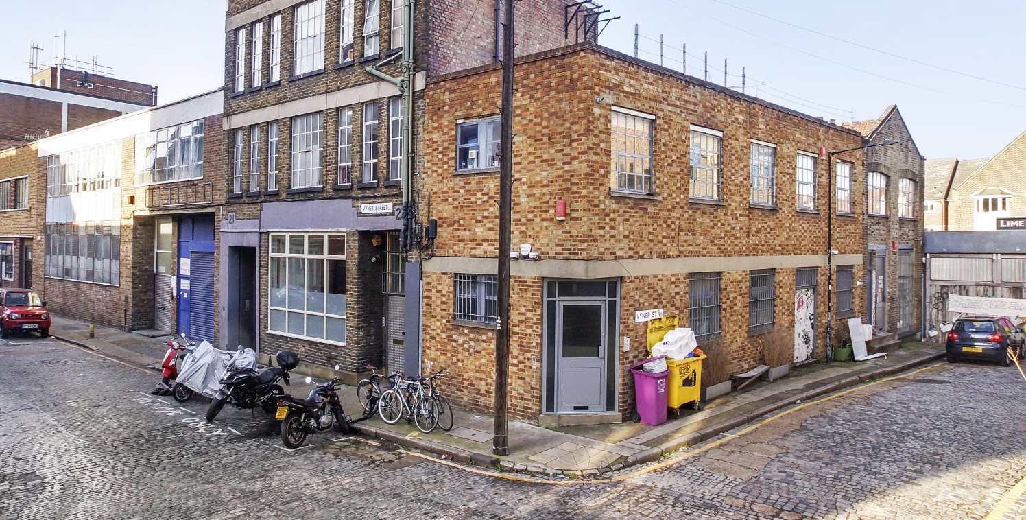 The office is self contained and is on the ground floor of a character warehouse. The landlord is happy to conduct works to expose bricks and restore character features subject to negotiation.

The building is on the North side of Vyner Street, close...