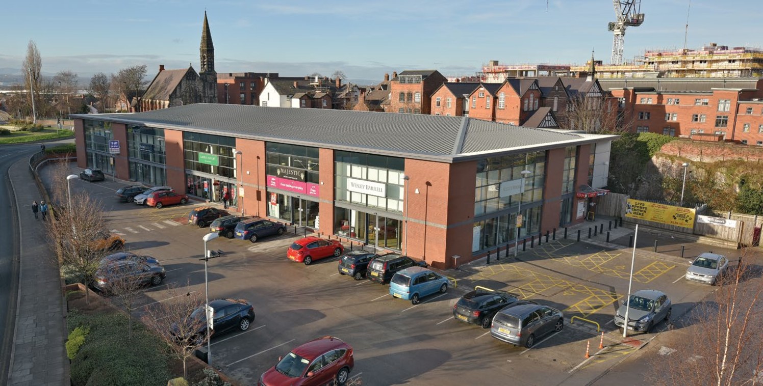 Retail unit to let comprising 2,000 sq ft. 

The subject premises are located on Centurion Point, a prominent retail park fronting the inner ring road. The scheme is within walking distance to Chester city centre, and adjacent to the popular Northgat...