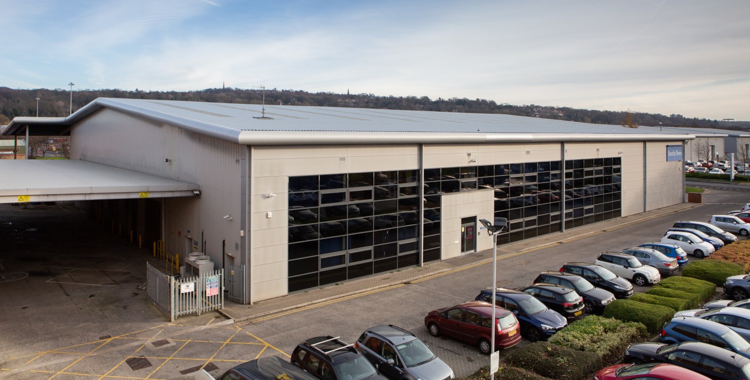 Prime High Bay Industrial / distribution property situated with Team Valley Trading Estate, Gateshead at the junction of Third Avenue and Queensway.