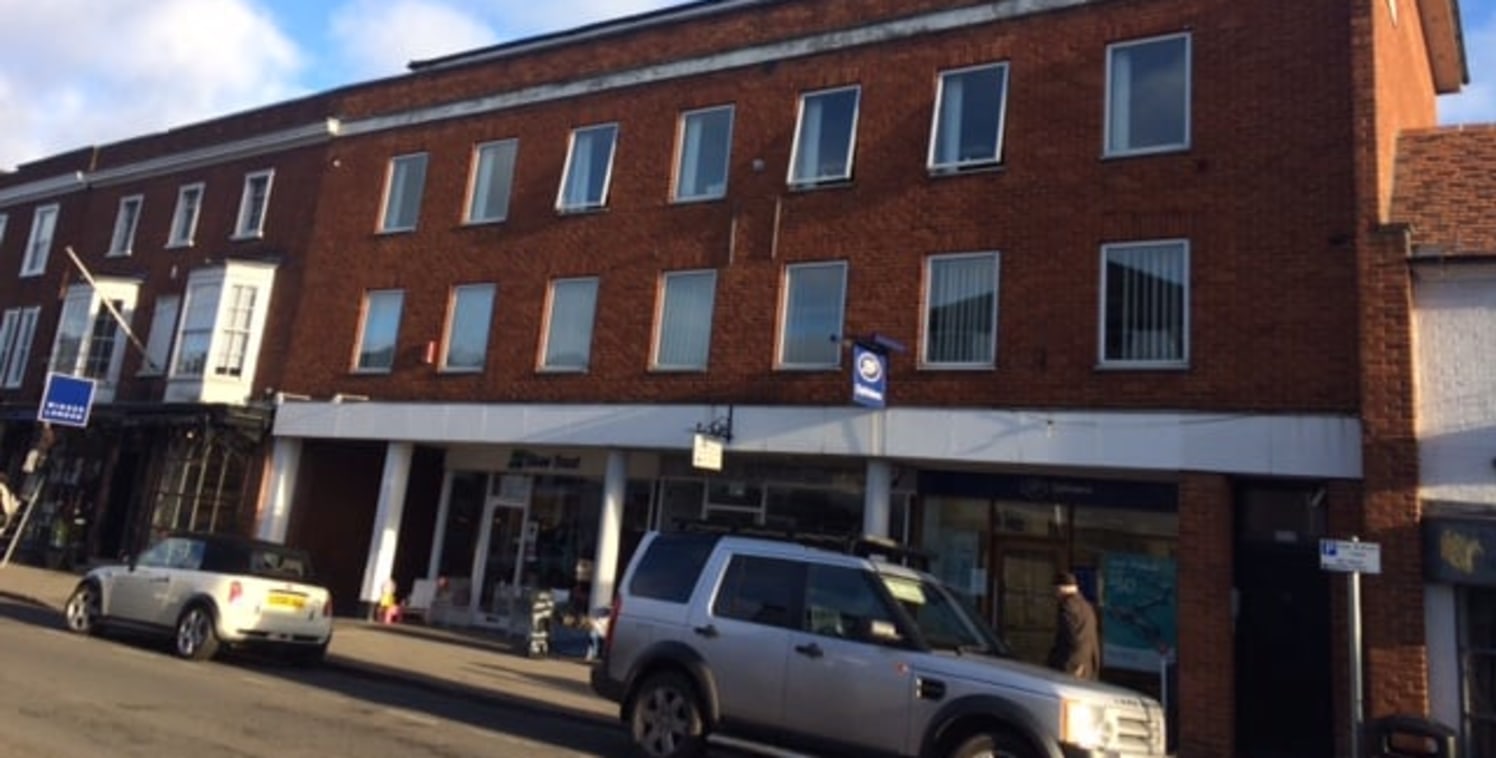 The office is ideally situated towards south end of Marlow High Street and benefits from all the excellent amenities a town centre has to offer. The location provides excellent road access to A404(M) Marlow Bypass via Bisham.