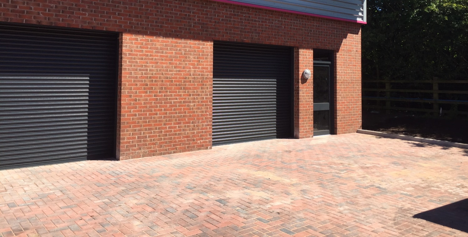 **UNDER OFFER**

The property is of steel portal frame construction and provides the following features:

*Solid concrete floor

*Up and over goods shutter

*WC facilities

*3 car parking spaces