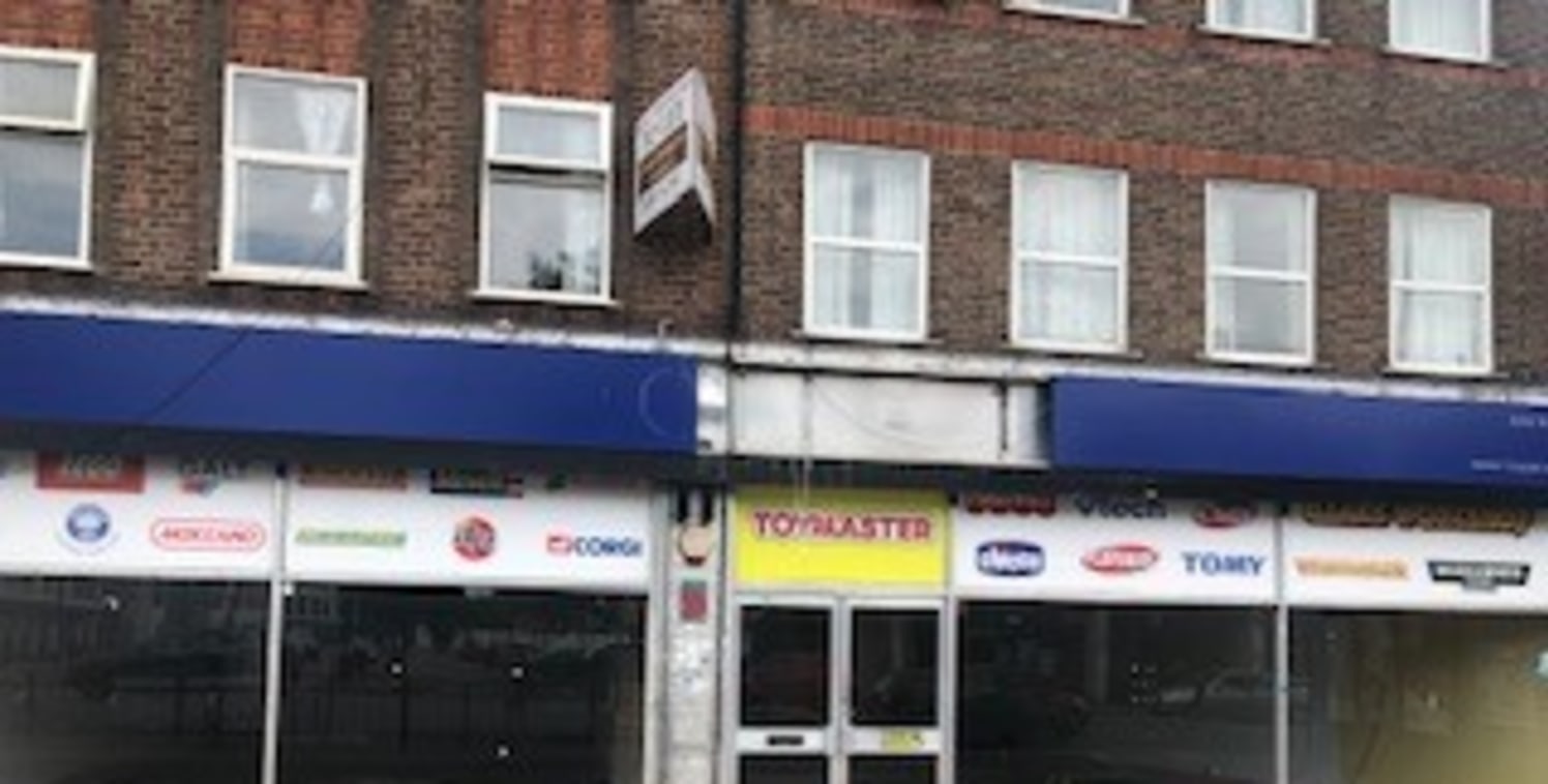 Vacant double fronted retail unit with rear access located in Central Harrow, available for immediate occupation. Suitable for traders requiring a prominent position with access from front and rear. Change of use may be granted, subject to Landlords...
