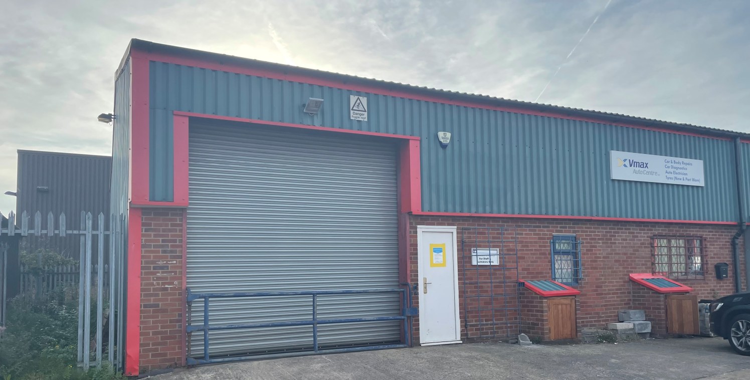 A modern, industrial/warehouse unit in an established trade location.

1,334 sq ft

Rental - £10,500 per annum